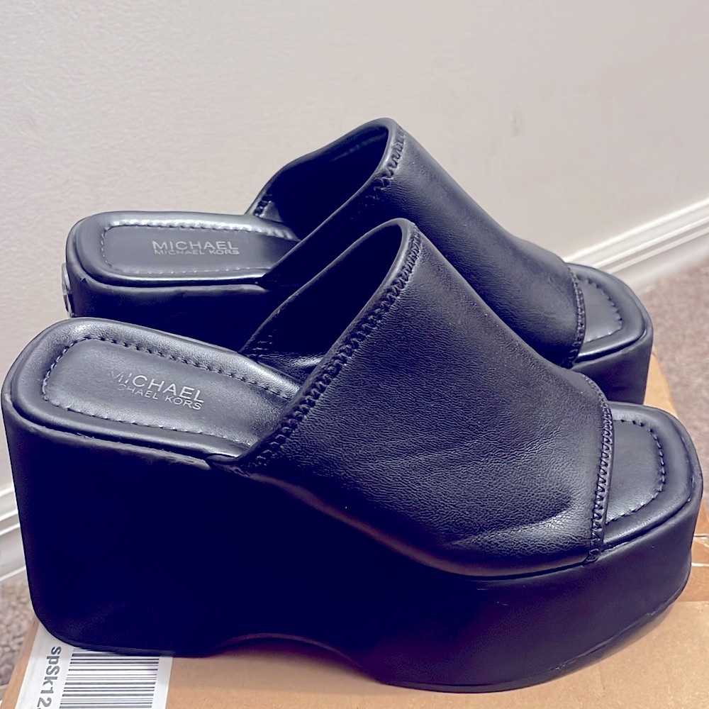 Michael Kors size 6